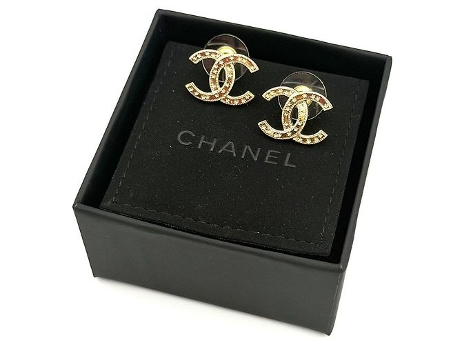 Chanel Orecchini Classic con logo CC tono oro Years - vista 6