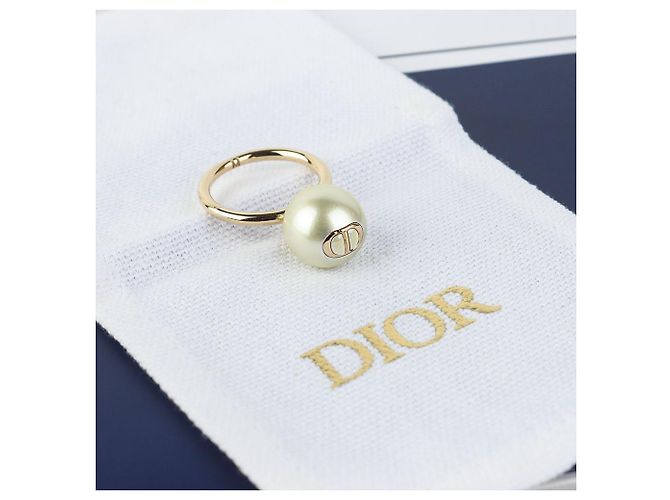 Dior Perlen-Amulettring in Gold-Optik - Ansicht 5