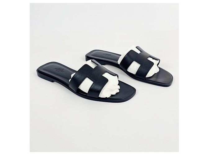 Hermès Sandali in vitello traforati con scatola - vista 9