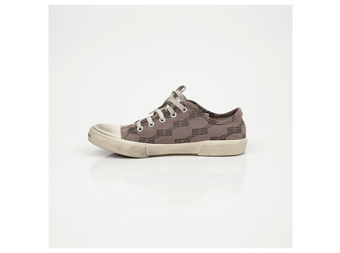 Balenciaga Baskets Paris Low BB Monogram - vue 8