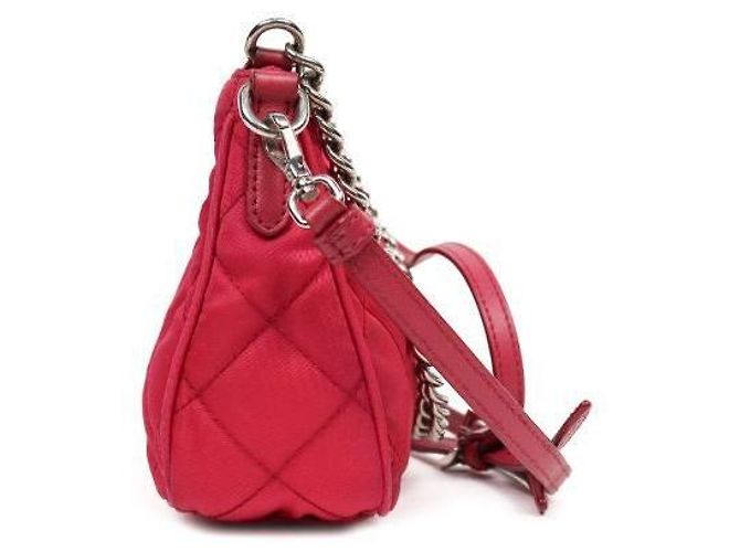 Prada Bolsa de ombro acolchoada em nylon rosa com corrente - vista 2
