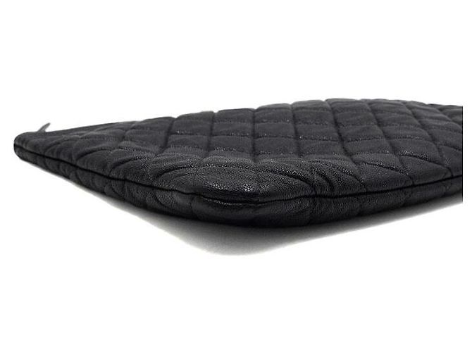 Chanel Borsa a pochette Boy New Medium in caviale nero - vista 7