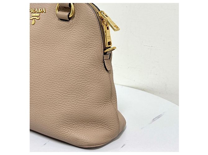 Prada Borsa a tracolla Mini Dome Tote in Vitello Daino - vista 11
