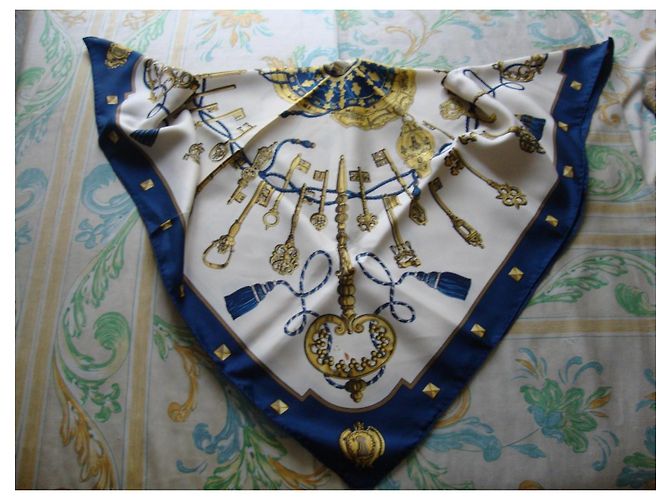 Hermès Carré Foulard en Soie 'Keys' - vue 5