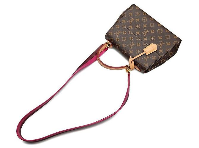 Louis Vuitton Monogram Cluny BB Marrón - vista 4