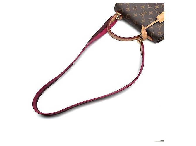 Louis Vuitton Monogram Cluny BB Marrón - vista 5
