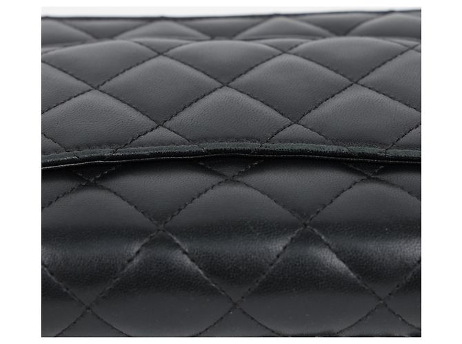 Chanel Borsa a tracolla WOC classica in pelle di agnello nera con hardware argento - vista 12