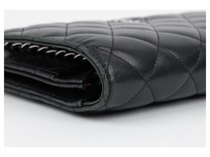 Chanel Borsa a tracolla WOC classica in pelle di agnello nera con hardware argento - vista 13