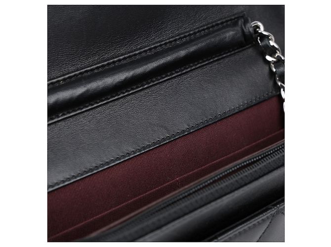 Chanel Borsa a tracolla WOC classica in pelle di agnello nera con hardware argento - vista 17