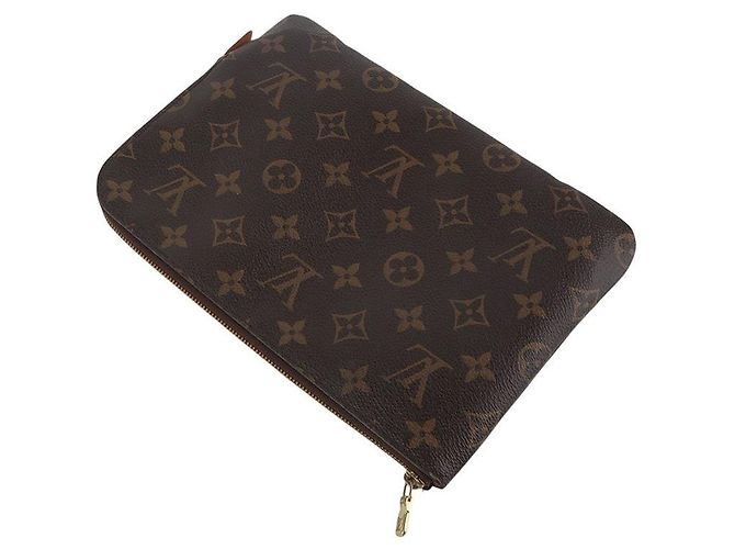 Louis Vuitton Clutch Monogram É-Tui Voyage PM - vista 4
