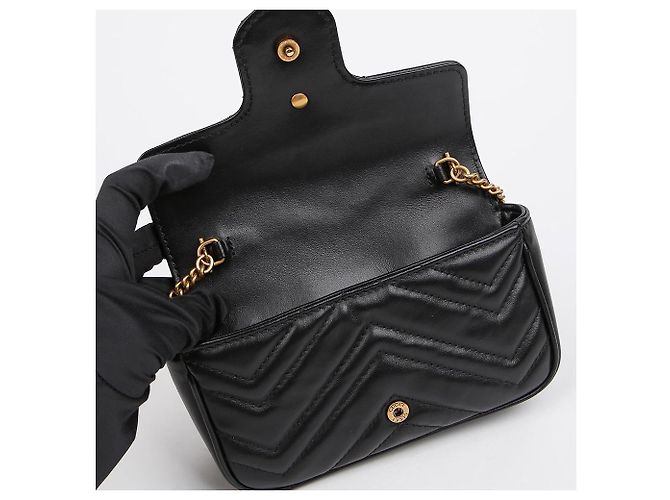 Gucci Borsa a tracolla GG Marmont Super Mini Matelassé nera da donna - vista 10