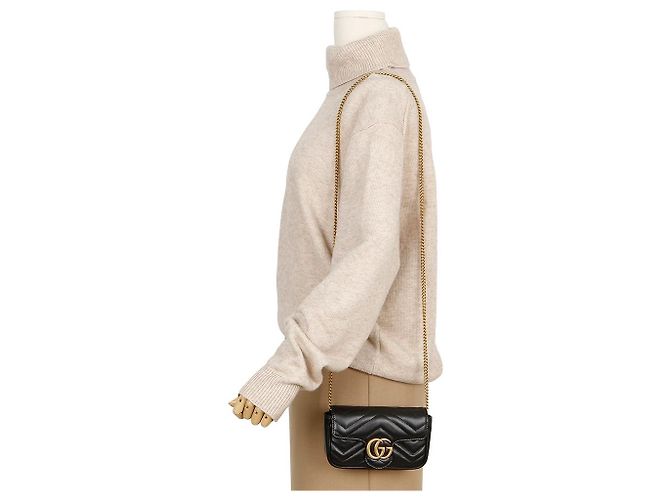 Gucci Borsa a tracolla GG Marmont Super Mini Matelassé nera da donna - vista 12