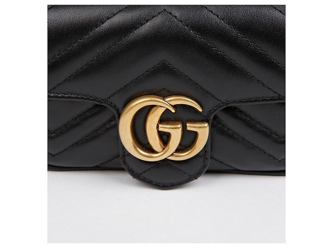Gucci Borsa a tracolla GG Marmont Super Mini Matelassé nera da donna - vista 3