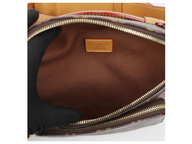 Louis Vuitton Borsa Cintura Monogram - vista 12