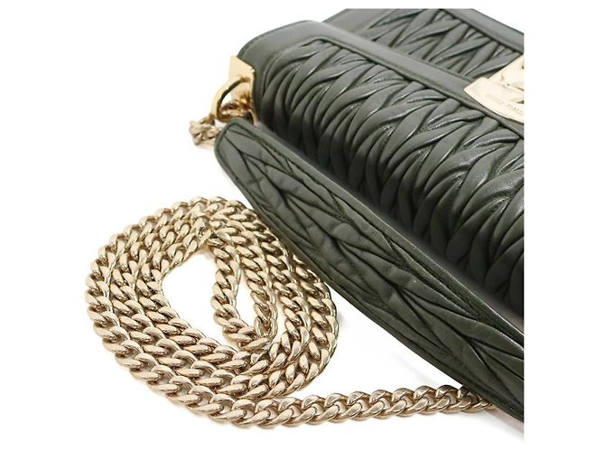 Miu Miu Borsa a tracolla matelassé con catena Khaki - vue 9