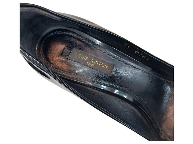 Louis Vuitton Lackschuhe Open Toe mit schwarzem Absatz - Ansicht 2