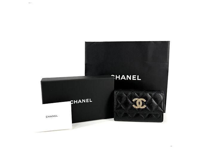 Chanel Kartenetui mit Klappe aus Caviar-Leder - Ansicht 2