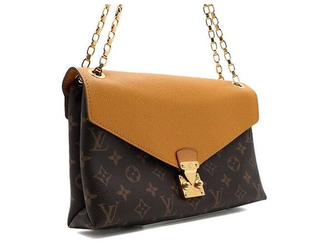 Louis Vuitton Borsa a tracolla Palace Gold Chain in Monogram Canvas - vista 4