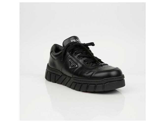 Prada Leder-Sneaker mit Triangle-Logo Schwarz - Ansicht 2