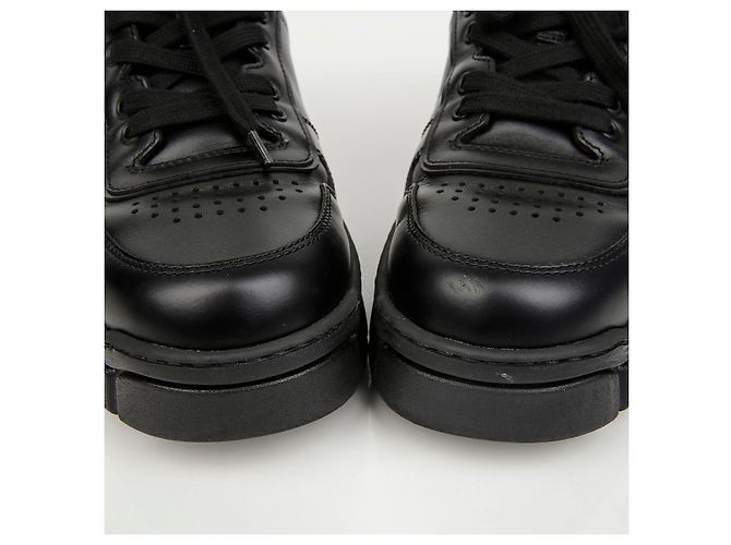 Prada Leder-Sneaker mit Triangle-Logo Schwarz - Ansicht 5