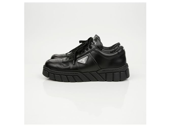 Prada Leder-Sneaker mit Triangle-Logo Schwarz - Ansicht 6