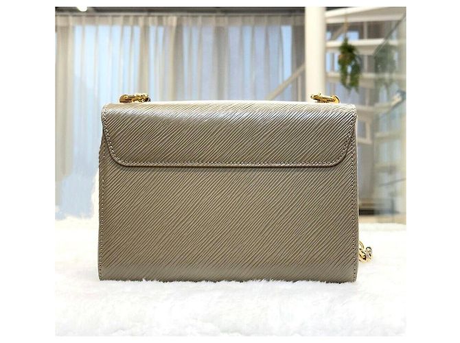 Louis Vuitton Borsa a tracolla con catena Epi Twist MM - vista 3