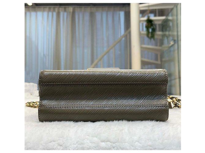 Louis Vuitton Borsa a tracolla con catena Epi Twist MM - vista 4