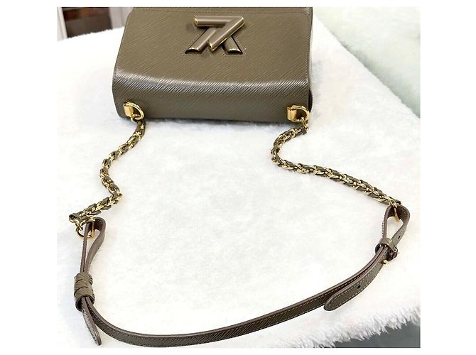 Louis Vuitton Borsa a tracolla con catena Epi Twist MM - vista 5