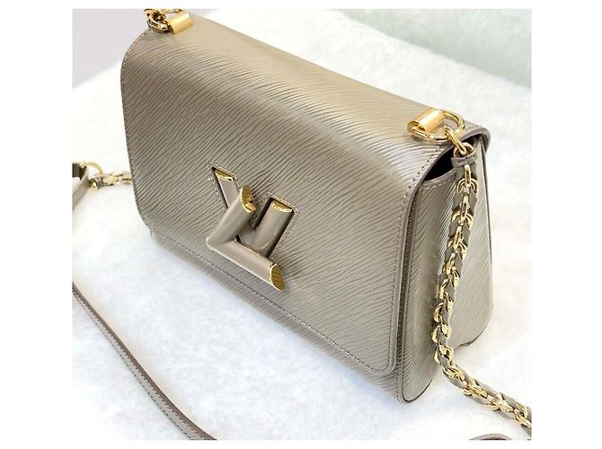 Louis Vuitton Borsa a tracolla con catena Epi Twist MM - vista 6