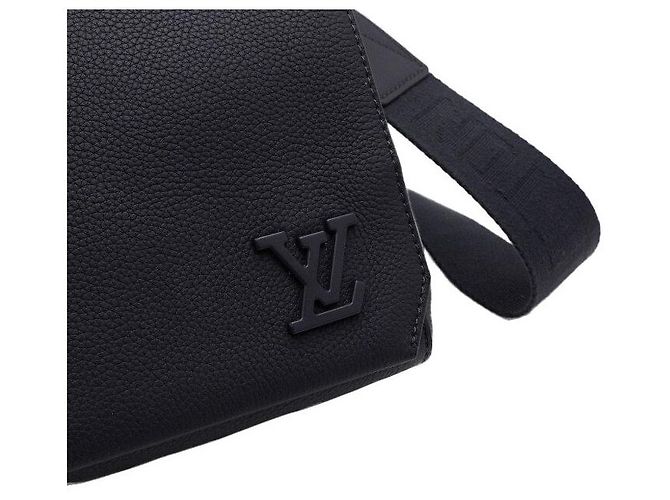 Louis Vuitton Borsa Messenger Aerogram Navy Takeoff MM - vista 9