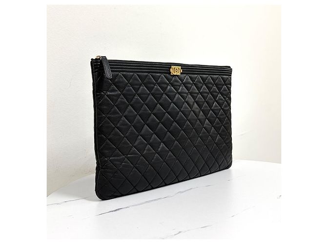 Chanel Borsa a Pochette Caviar Boy Gold Black - vista 3