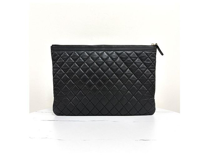 Chanel Borsa a Pochette Caviar Boy Gold Black - vista 4