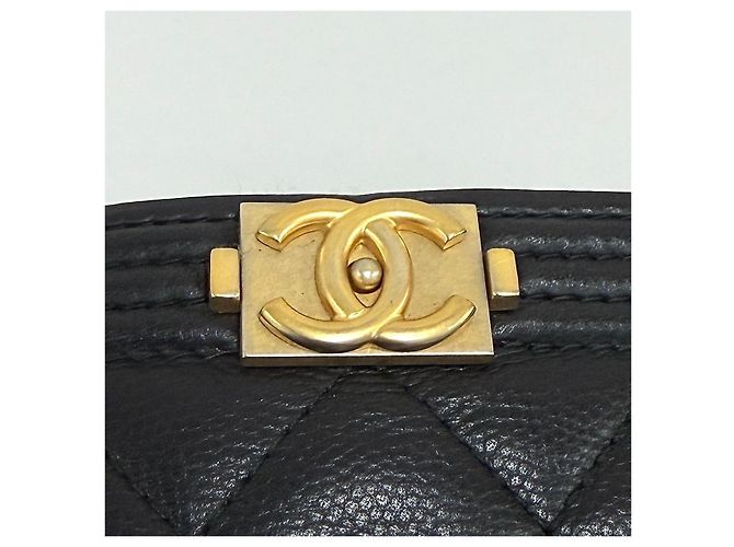 Chanel Borsa a Pochette Caviar Boy Gold Black - vista 5