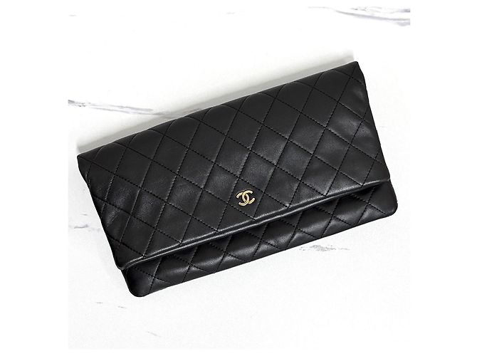 Chanel Klappbare Clutch aus Lammleder Schwarz - Ansicht 4