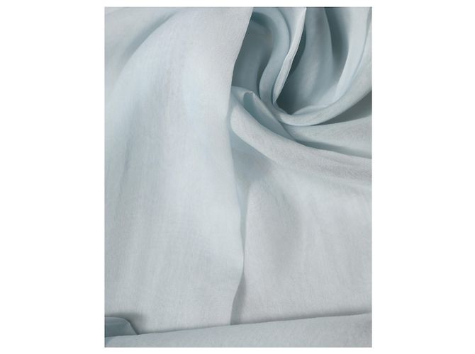 Dolce & Gabbana Foulard Wrap de Seda Azul Claro . x Bufanda - vista 3