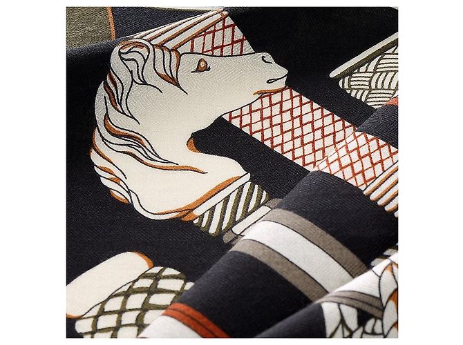 Hermès Sciarpa gigante triangolare in cashmere e seta da donna - vista 4
