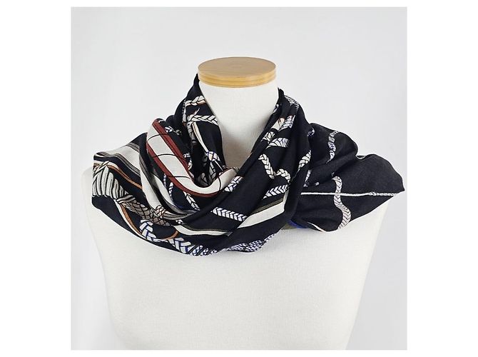 Hermès Sciarpa gigante triangolare in cashmere e seta da donna - vista 8