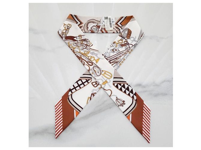 Hermès Foulard in seta Twilly Bouquet Sellier da donna - vista 5