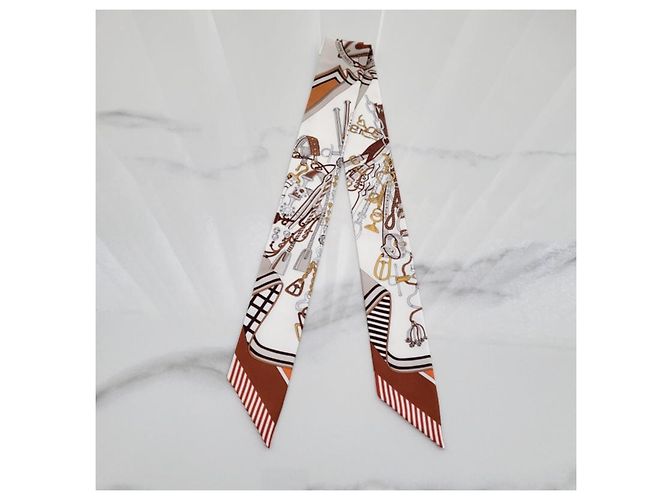 Hermès Foulard in seta Twilly Bouquet Sellier da donna - vista 7