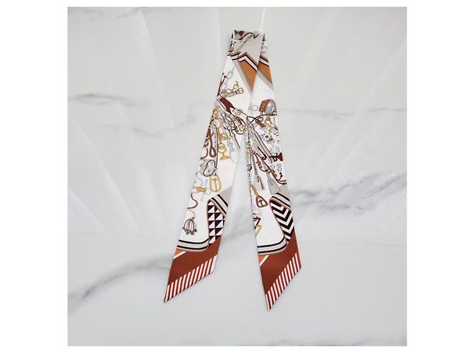 Hermès Foulard in seta Twilly Bouquet Sellier da donna - vista 8