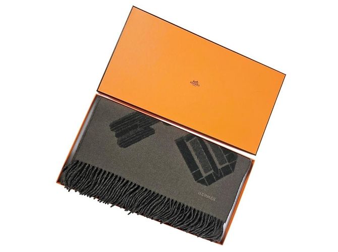 Hermès Sciarpa in cashmere kaki - vista 11