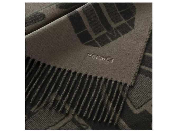Hermès Sciarpa in cashmere kaki - vista 4