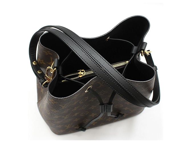 Louis Vuitton Borsa a secchiello a tracolla NeoNoé MM in Monogram Canvas - vista 6