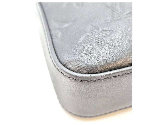 Louis Vuitton Borsa a Tracolla Duo Monogram Shadow - vista 11
