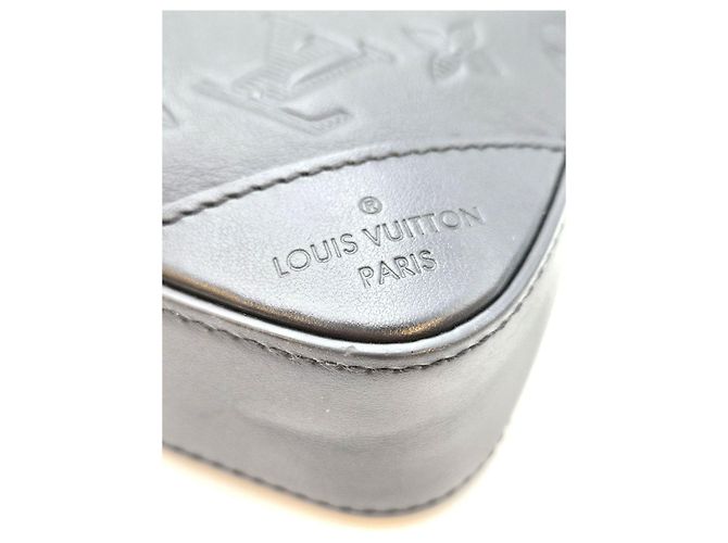 Louis Vuitton Borsa a Tracolla Duo Monogram Shadow - vista 12