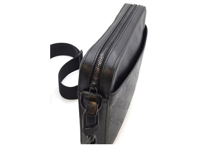 Louis Vuitton Borsa a Tracolla Duo Monogram Shadow - vista 13