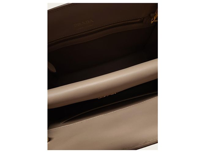 Prada Borsa a tracolla Biblio-Tech in Saffiano Beige Cameo e Oro - vista 4