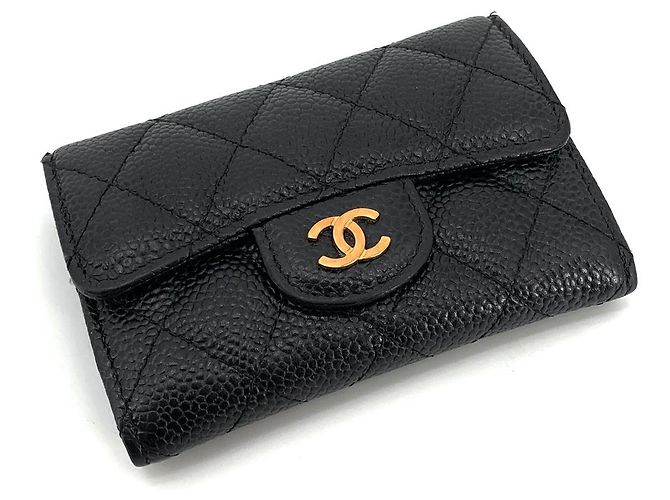 Chanel Tarjetero con solapa Classic Caviar dorado - vista 3