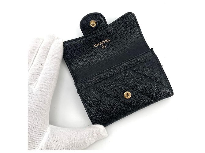 Chanel Tarjetero con solapa Classic Caviar dorado - vista 7