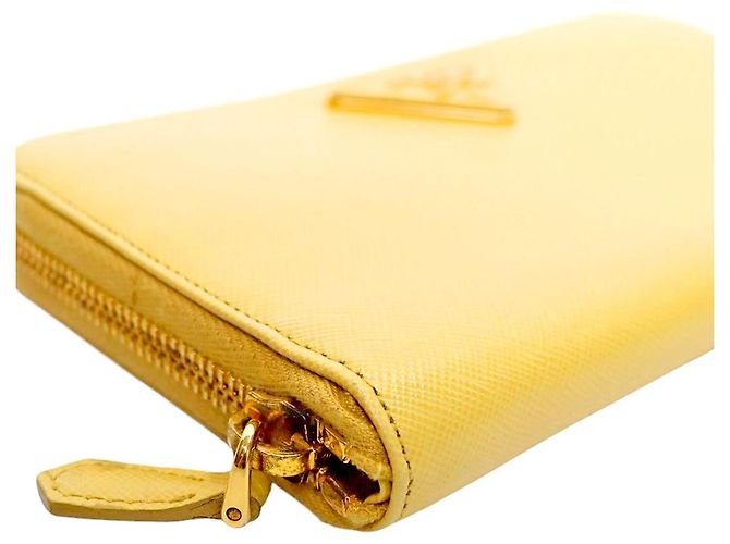 Prada Cartera larga con cremallera de Saffiano amarilla - vue 5